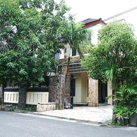 Green Surabaya Homey Kültér fotó