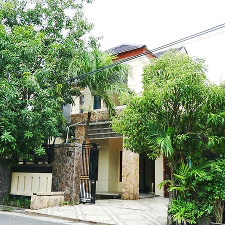 Green Surabaya Homey Kültér fotó